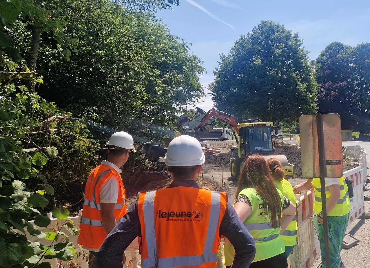 Photo de mobiwall qui a accueilli les conseillers et formateurs du Forem pour une immersion sur plusieurs chantiers en Wallonie